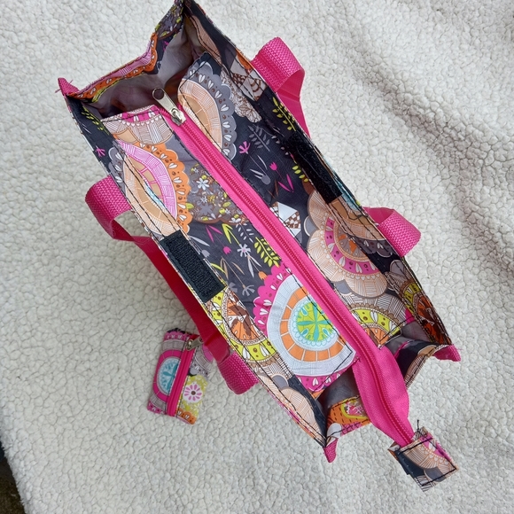 Lightweight Nylon Tote NWOT - Picture 2 of 16